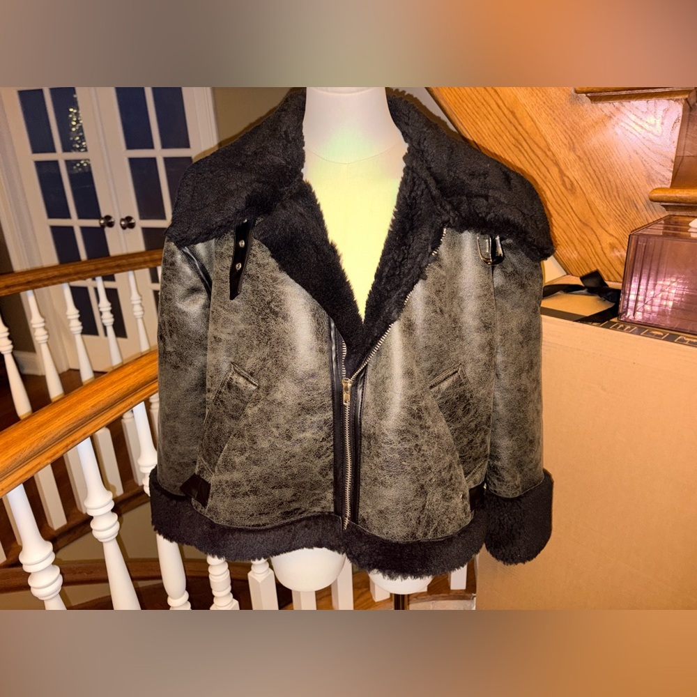 Forever 21 Faux Shearling Aviator Biker Jacket - NWT - Picture 2 of 5